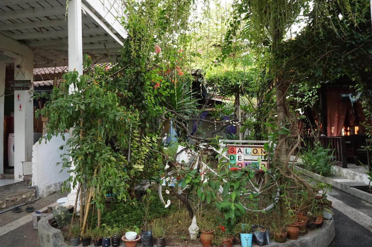 Salon De Nomad Gili T. Bed & Breakfast Gili Trawangan Bagian luar foto