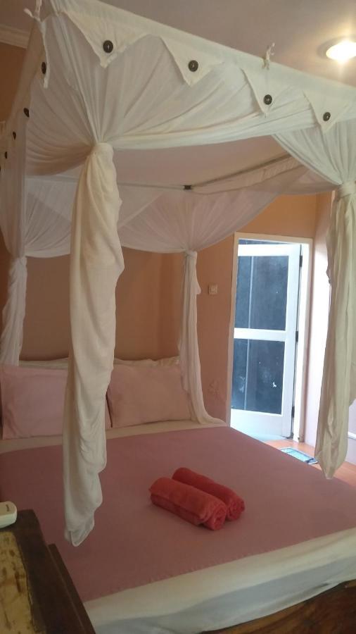 Salon De Nomad Gili T. Bed & Breakfast Gili Trawangan Bagian luar foto