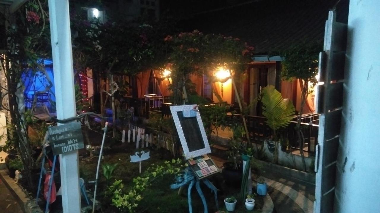 Salon De Nomad Gili T. Bed & Breakfast Gili Trawangan Bagian luar foto